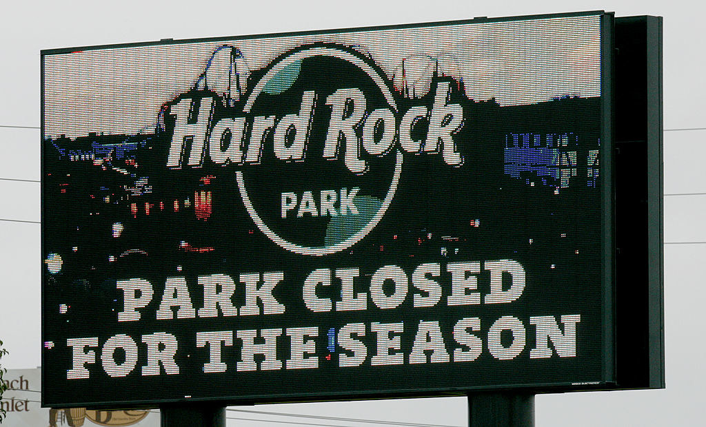 sign saying the park is closed for the season