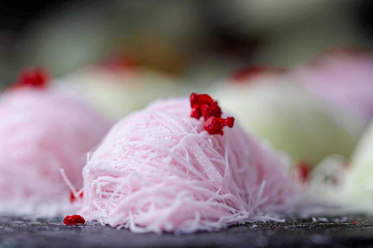 繊細注意 口の中で消える 市販のお菓子で作る 龍の髭 がふわふわ新食感すぎた