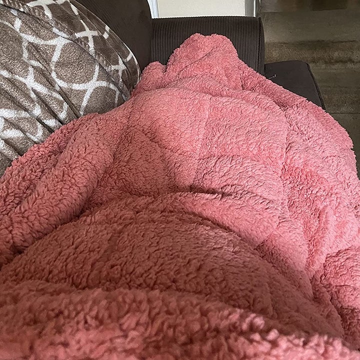 13 Best Weighted Blankets On Amazon To Keep Cozy 2022