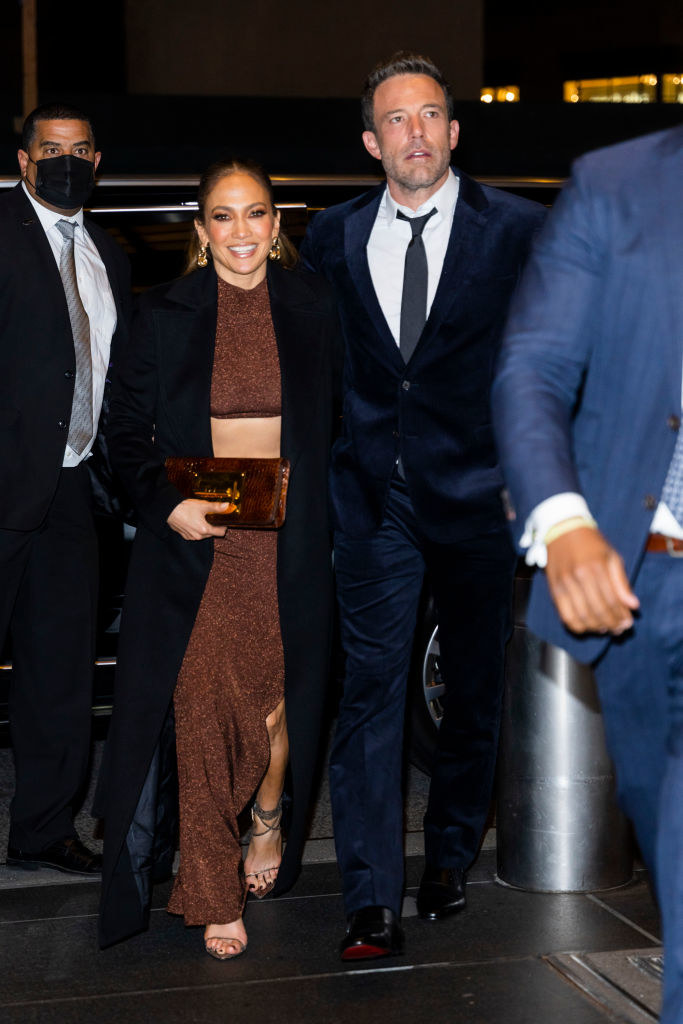 Ben still with jlo but exiting a vehicle