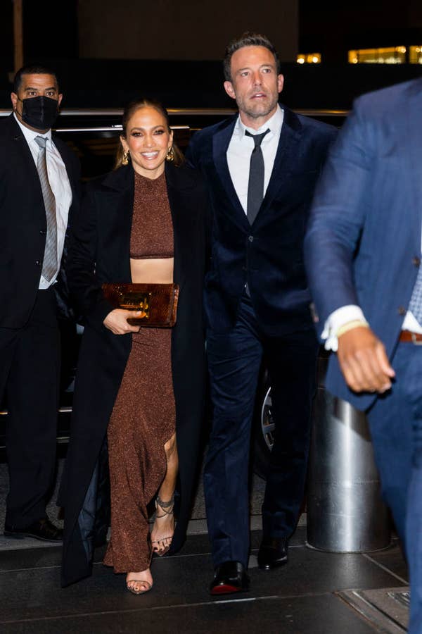 Ben still with jlo but exiting a vehicle