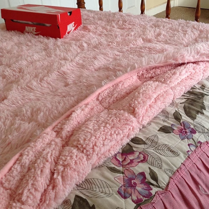 13 Best Weighted Blankets On Amazon To Keep Cozy 2022