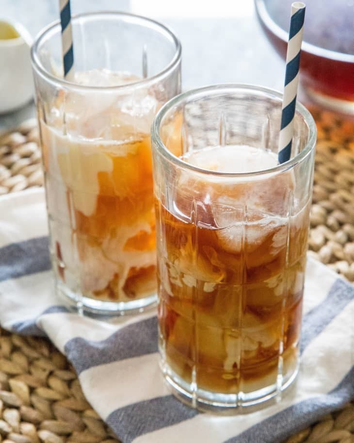 Thai Iced Tea in two drinking glasses
