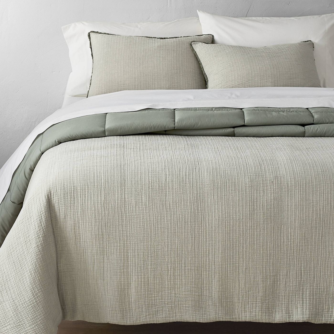 Comforter set in color &quot;sage green&quot;