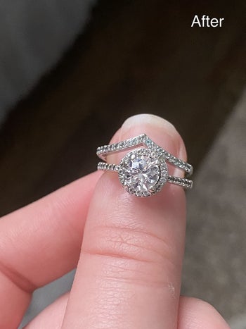 the same reviewer shows the results after using the pen. The ring is shiny and sparkling
