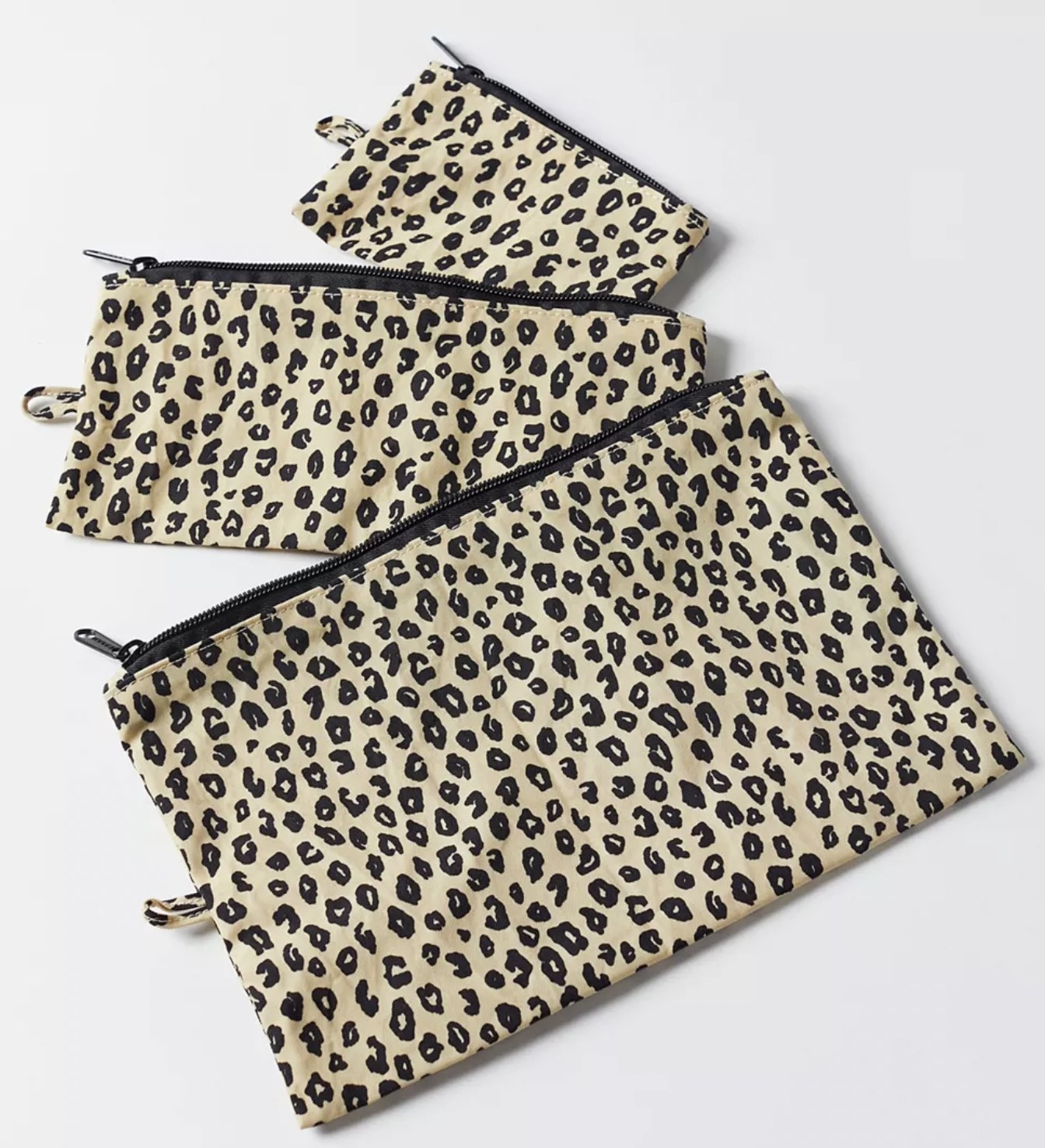 a leopard print pouch set