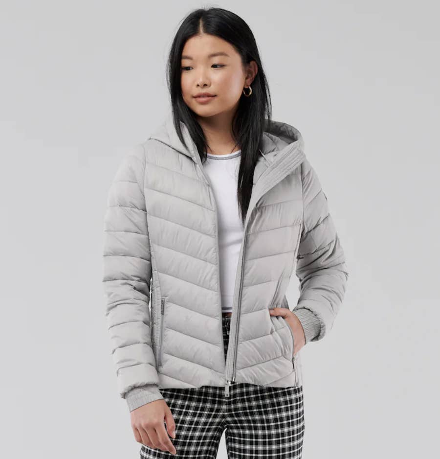 Hollister cropped puffer jacket in cream