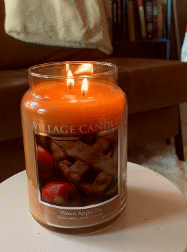 Reviewer GIF of the apple pie candle lit up