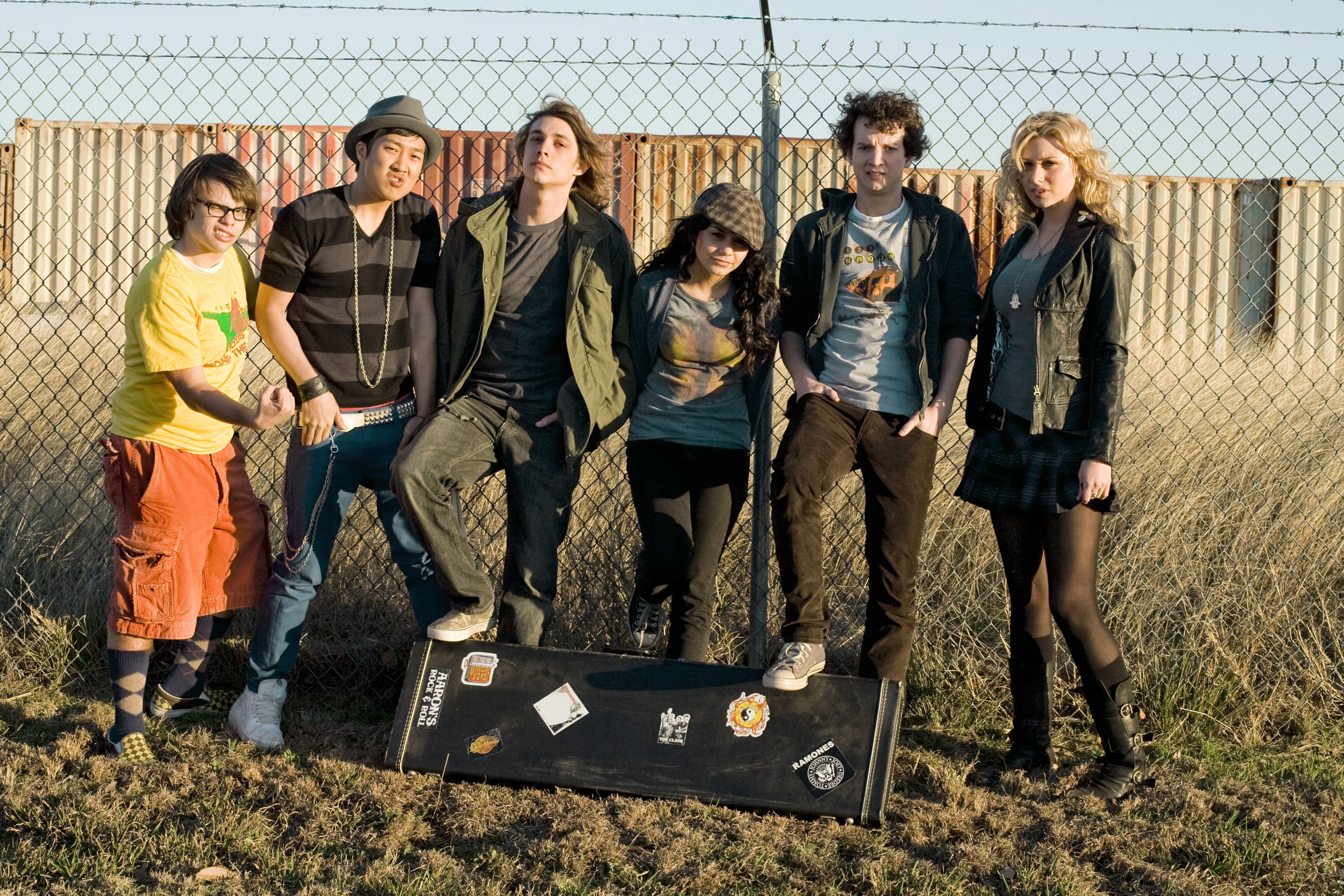 Charlie Saxton, Tim Jo, Ryan Donowho, Vanessa Hudgens, Gaelan Connell, and Alyson Michalka pose for a band picture