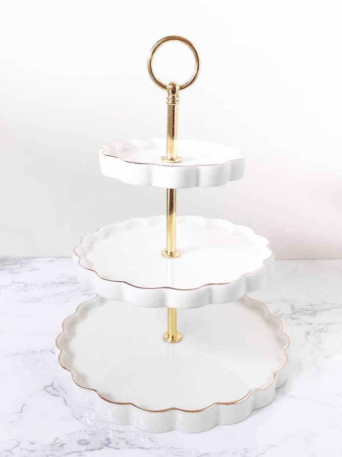 Francfranc(フランフラン)の高見え雑貨「パステルスカラップ スタンド 3段 ホワイト」