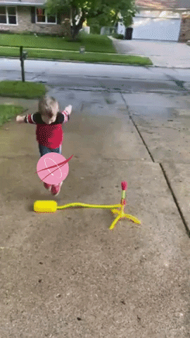 Reviewer's video showing their child launching the rocket by stomping on the base