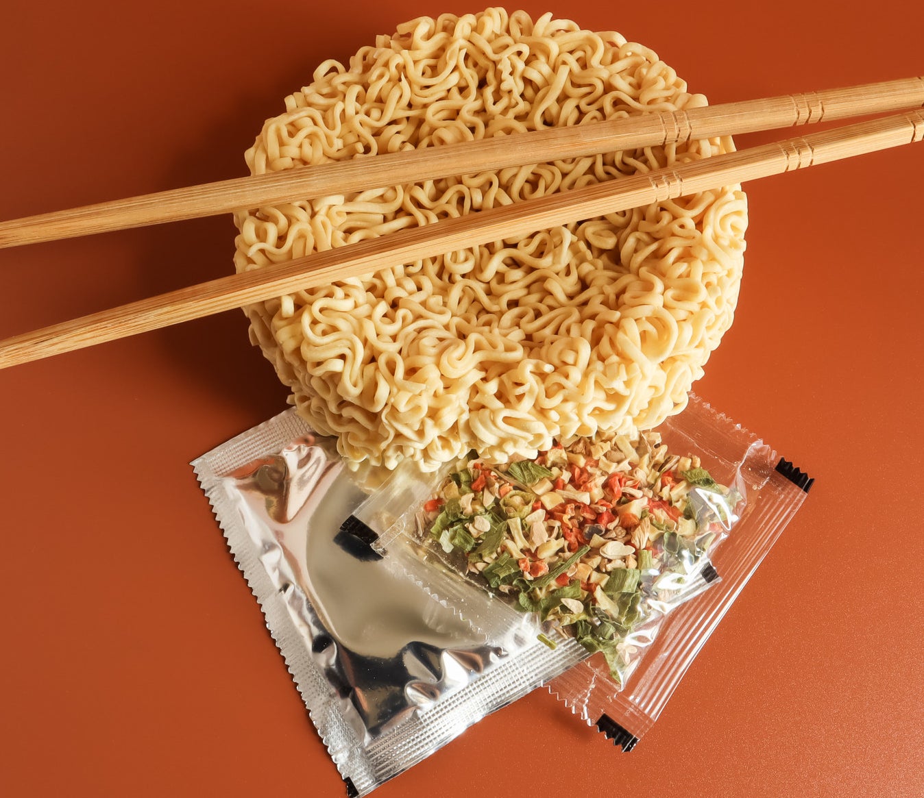 Instant ramen and seasonings.