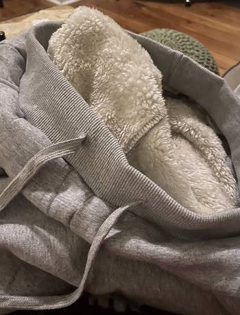 A reviewer's fleece lining in the sweats