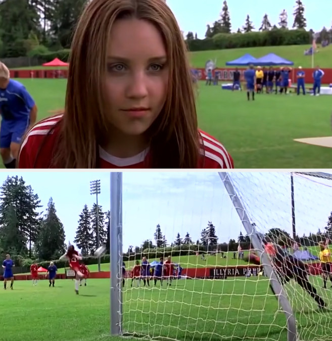Amanda Bynes playing soccer with her hair down in &quot;She&#x27;s the Man&quot;