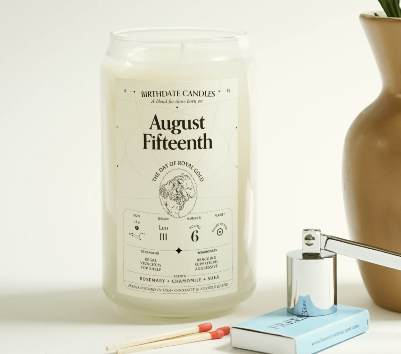 An image of the August Fifteenth birthday candle