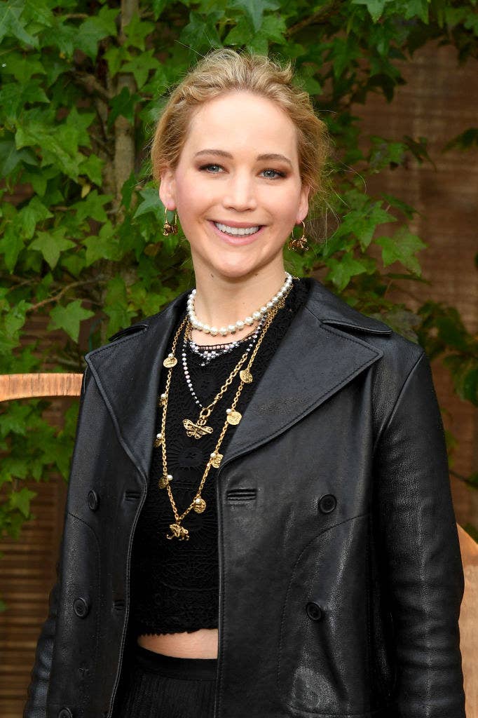 Jennifer poses for photographers at an event