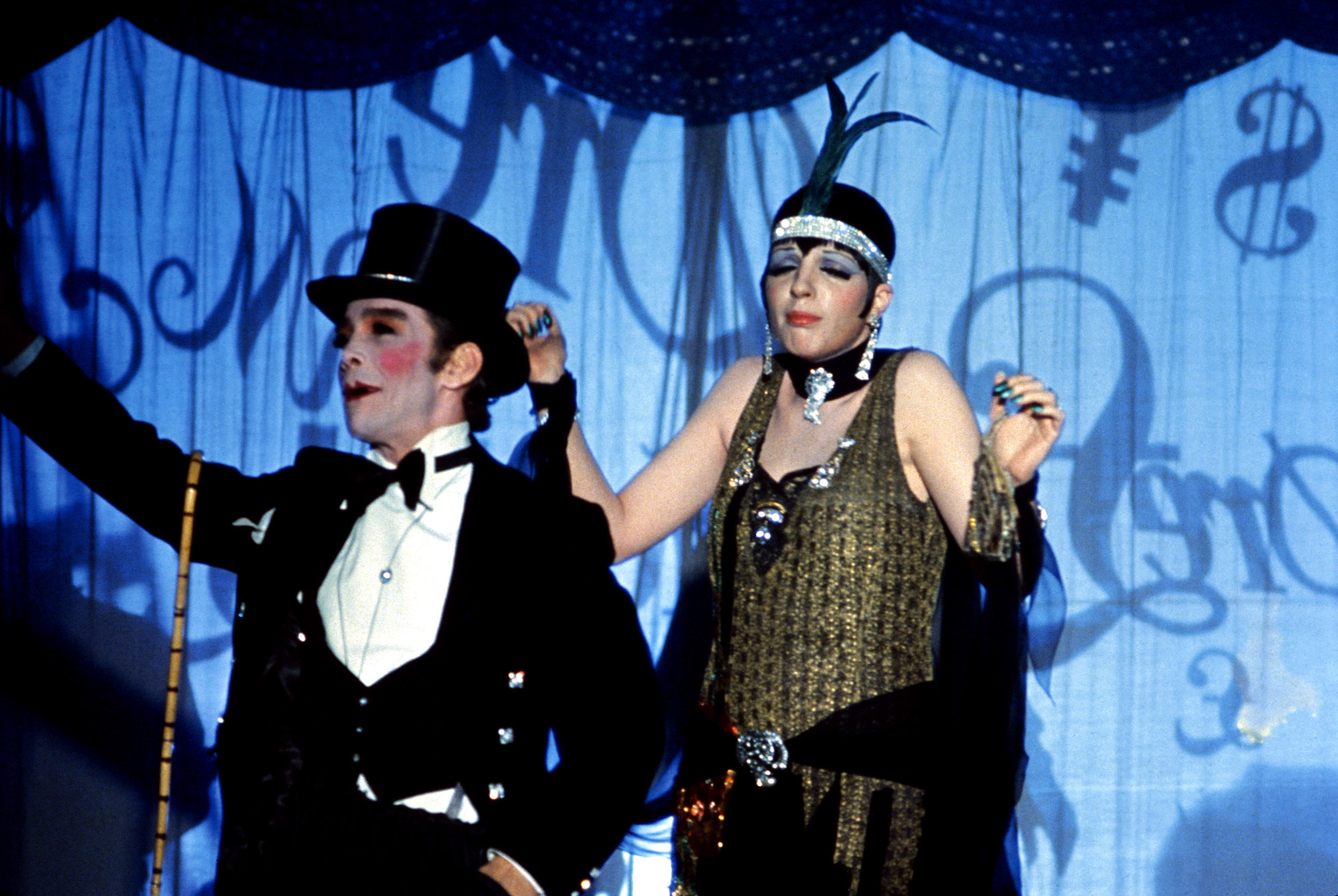 Joel Grey as the Emcee performing with Liza Minelli