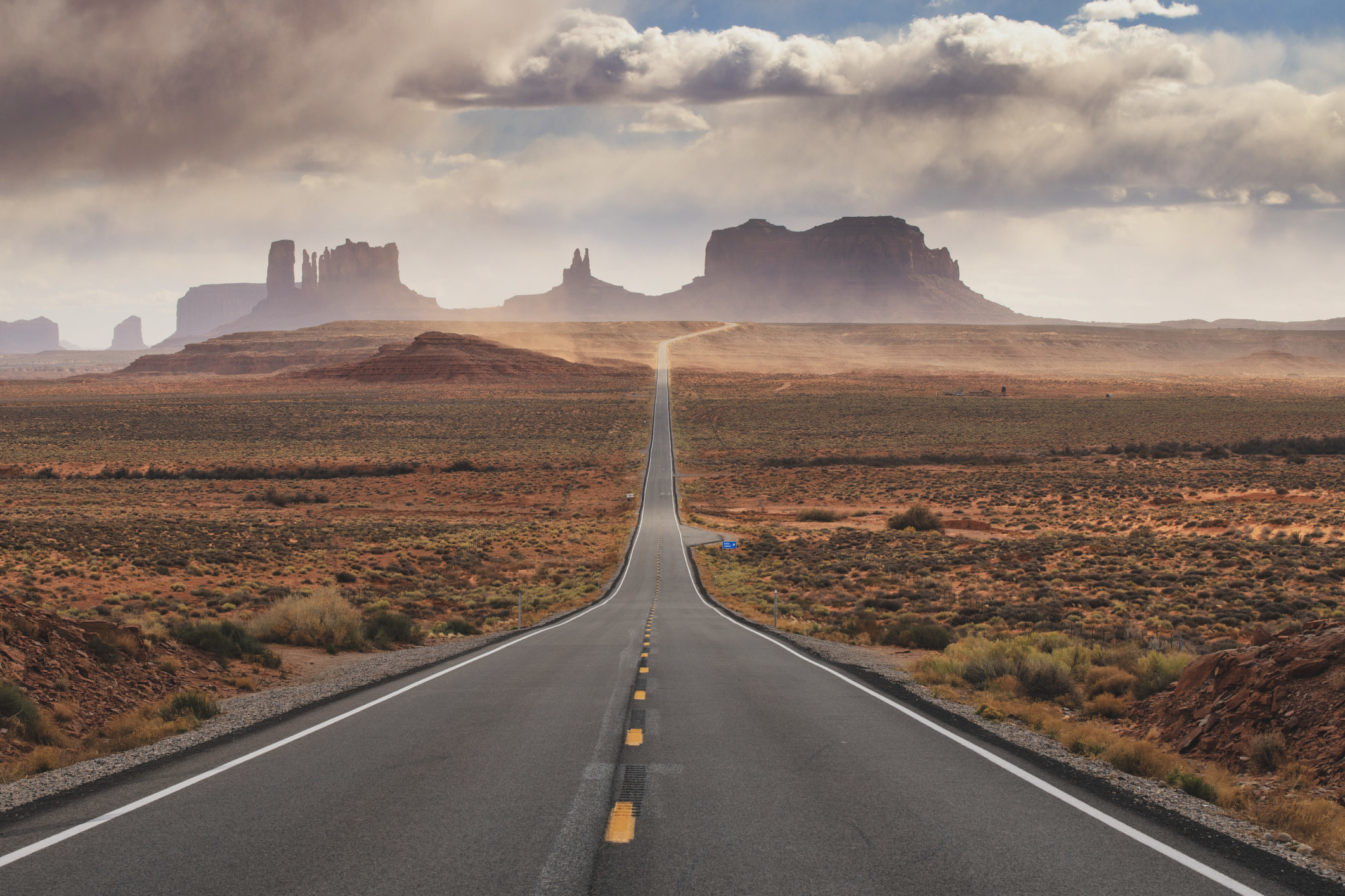 A view of U.S. Route 163 and Monument Valley.