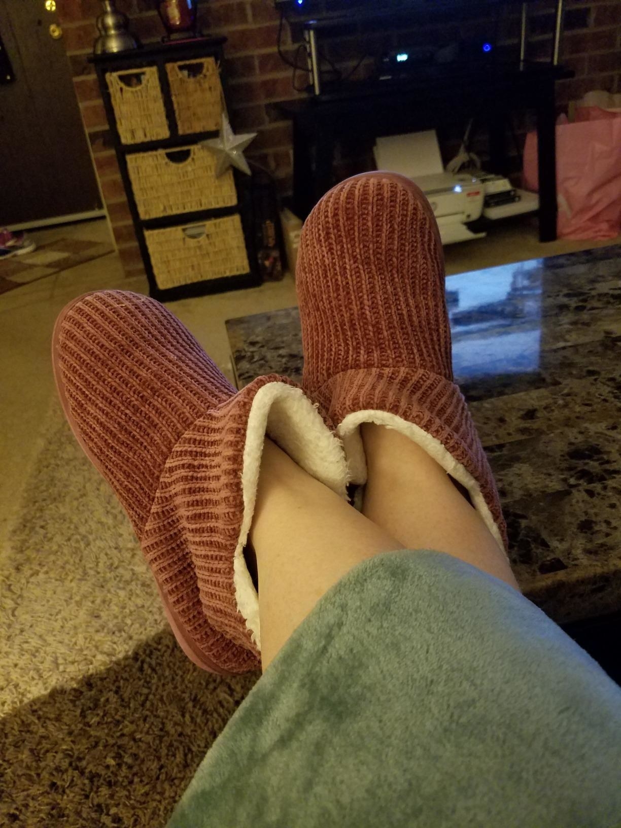 Comfy on sale fuzzy slippers