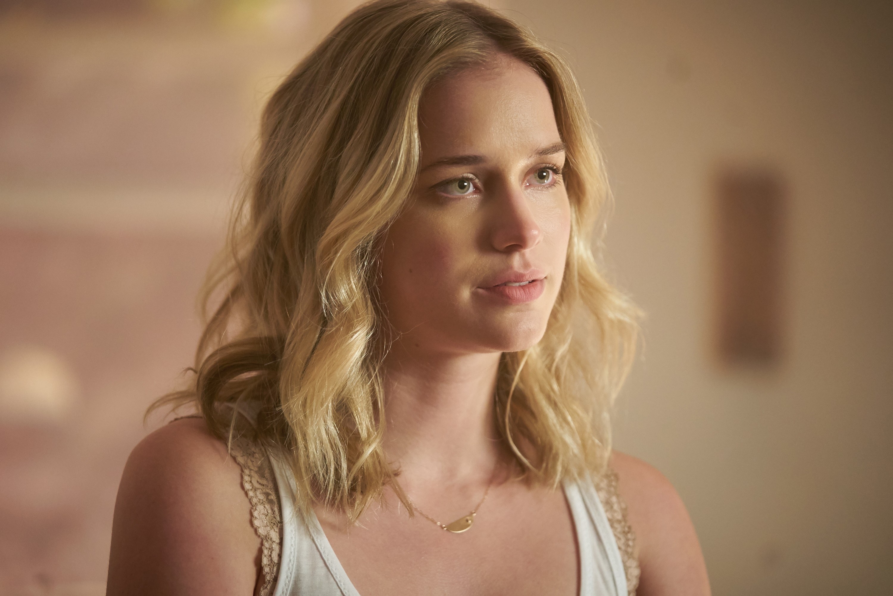 Elizabeth Lail as Guinevere Beck in &quot;You&quot;