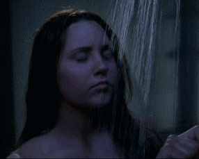 Amanda Bynes in &quot;She&#x27;s The Man&#x27;&quot; showering