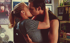 Sookie and Eric Kiss, his hand grasping the back of her head