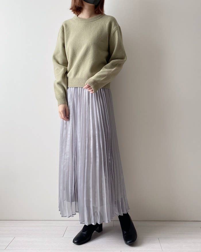 楽チンなのにめっちゃ上品 Guの きらめきスカート 素材の高級感がすごいんです