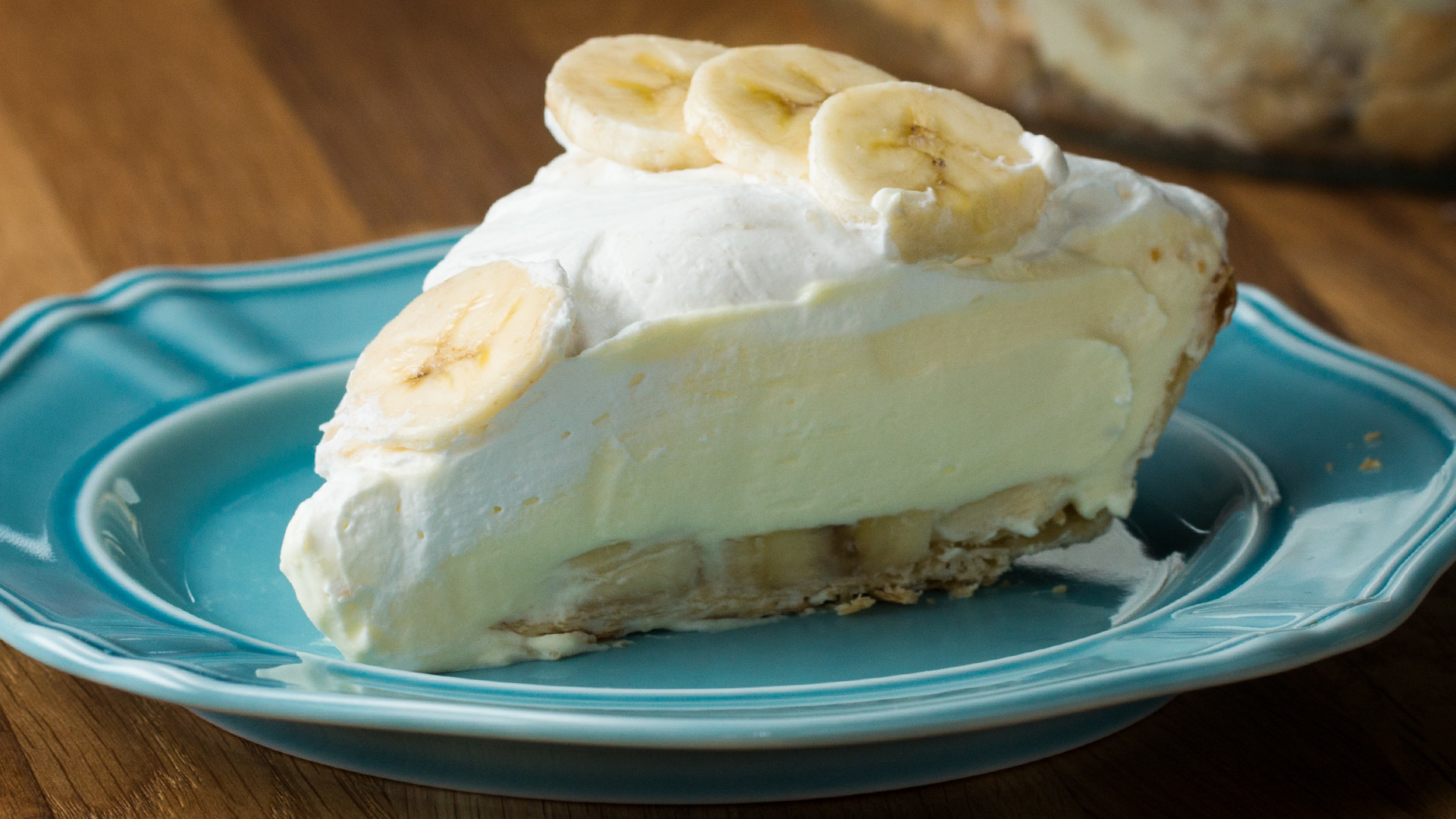 Пирог на сметанном тесте с бананами