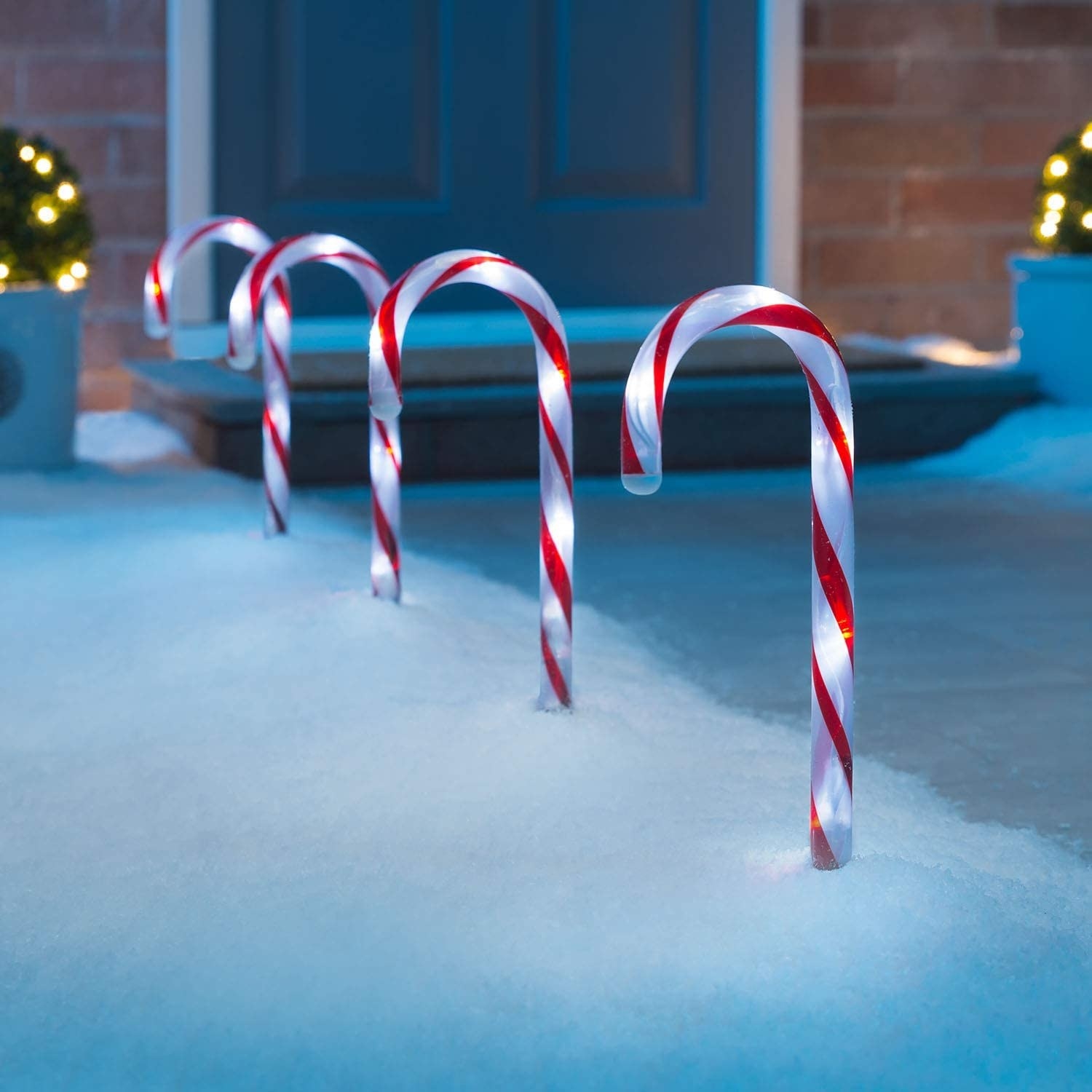 Outdoor Christmas Decorations You Can Get For Under £20