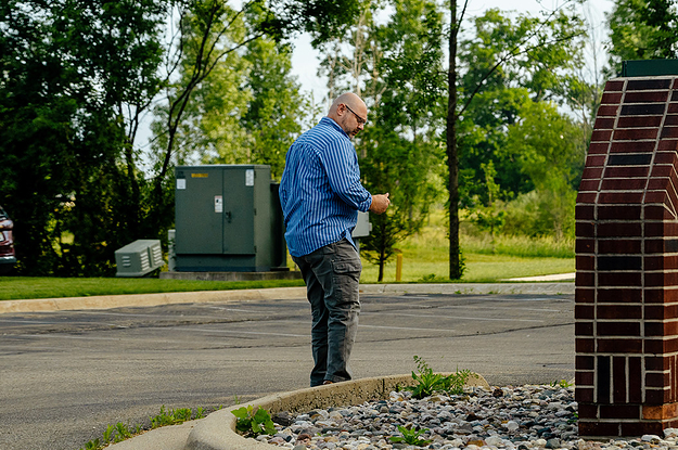 The Former VA Doctor Who Veterans Say Butchered Their Feet Is Now On Probation
