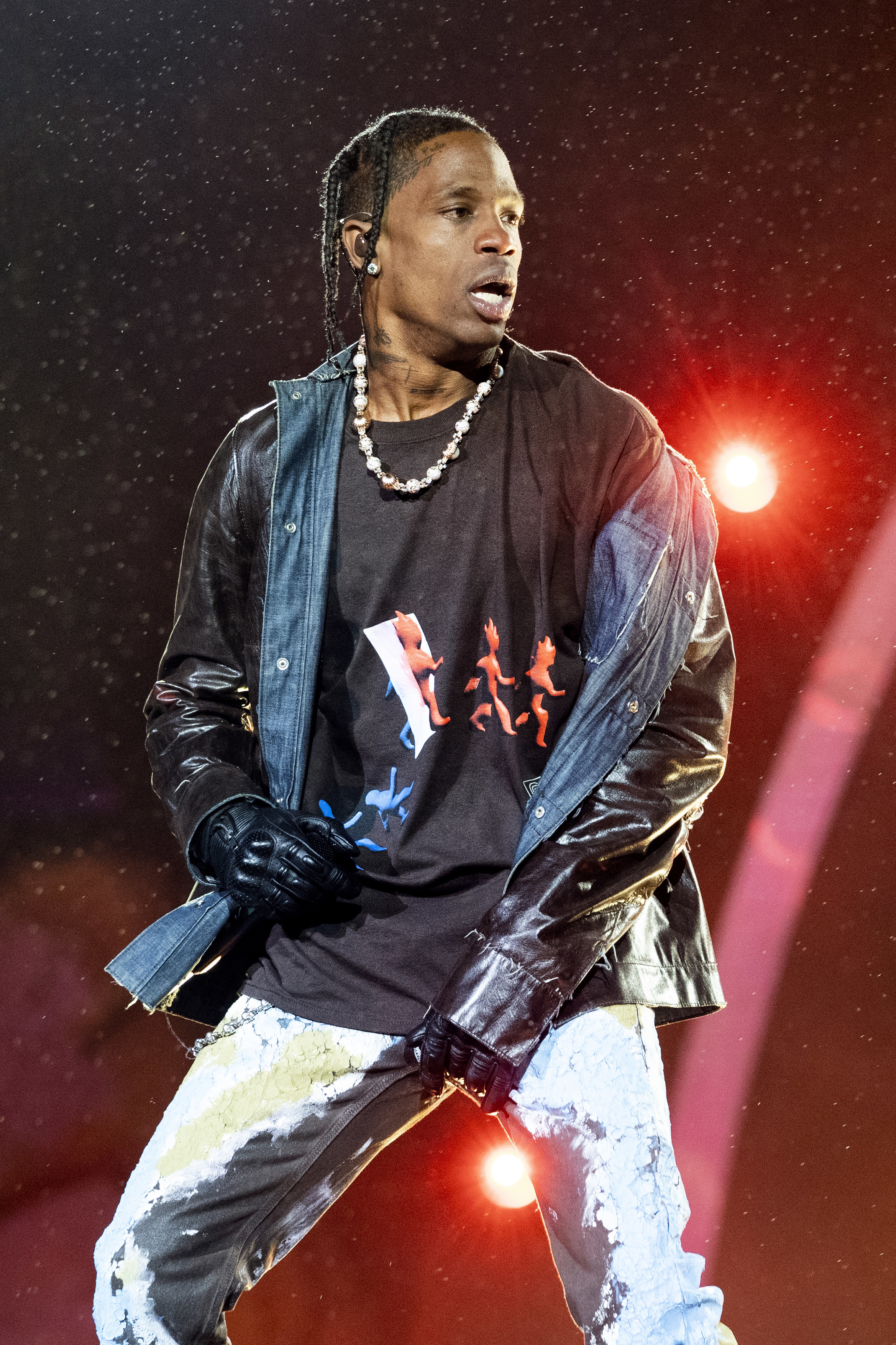 Travis Scott Golfs in CA with Michael Jordan, First Outing Since