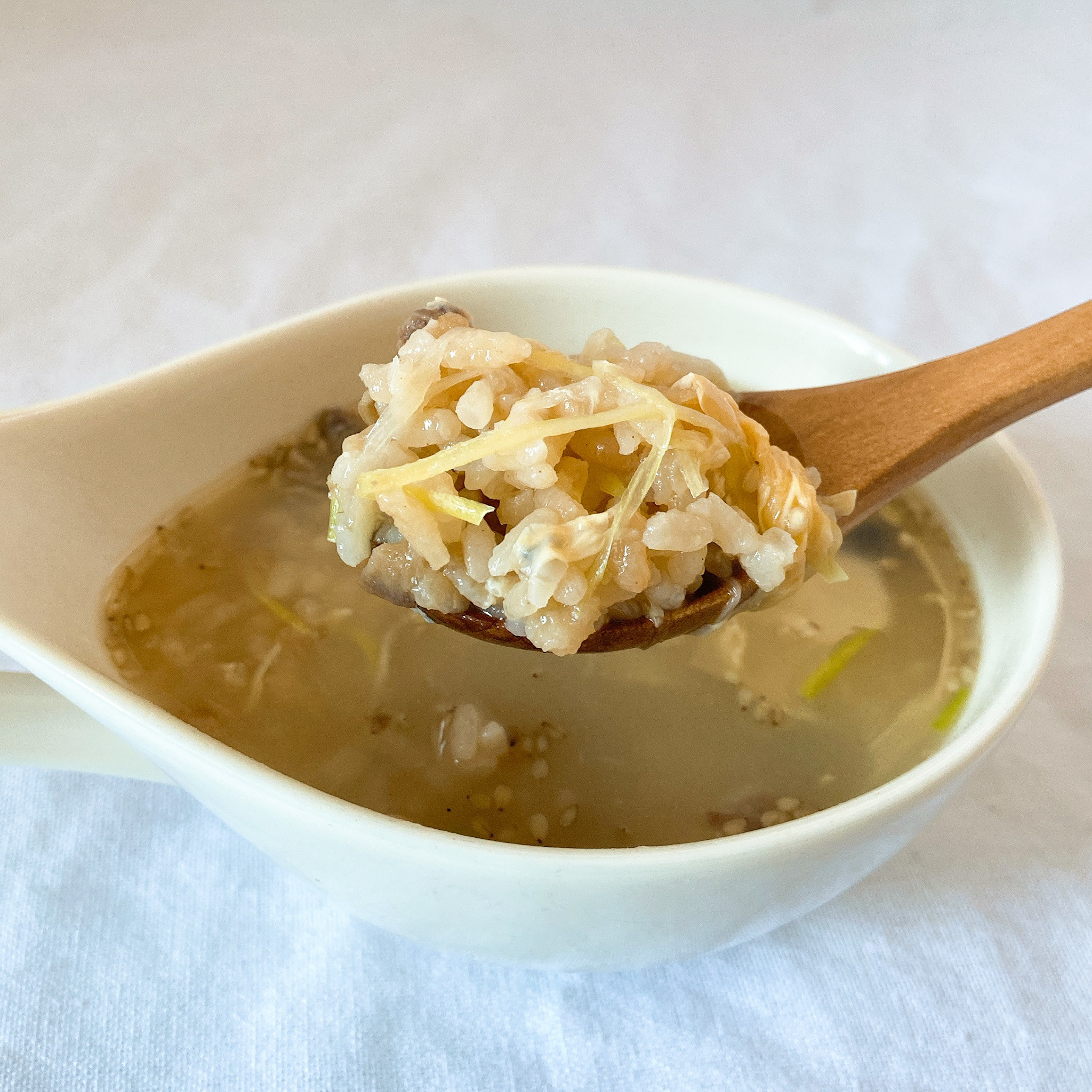 無印良品のおすすめのフード「食べるスープ コムタンスープ」