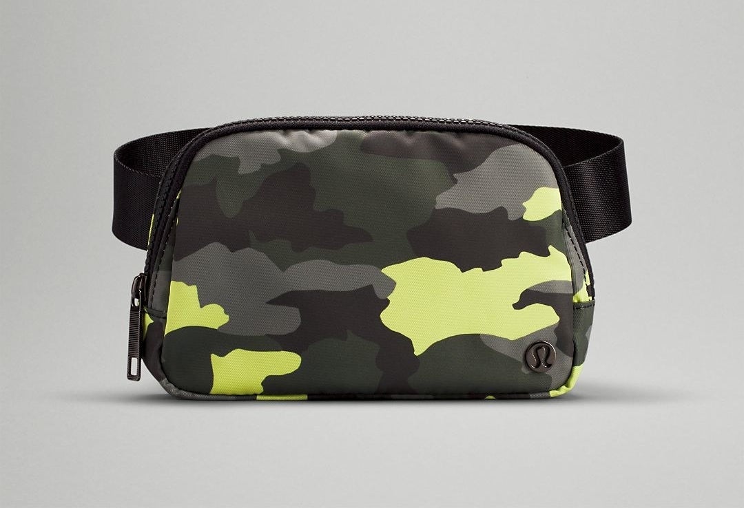 The bag in a cameo print