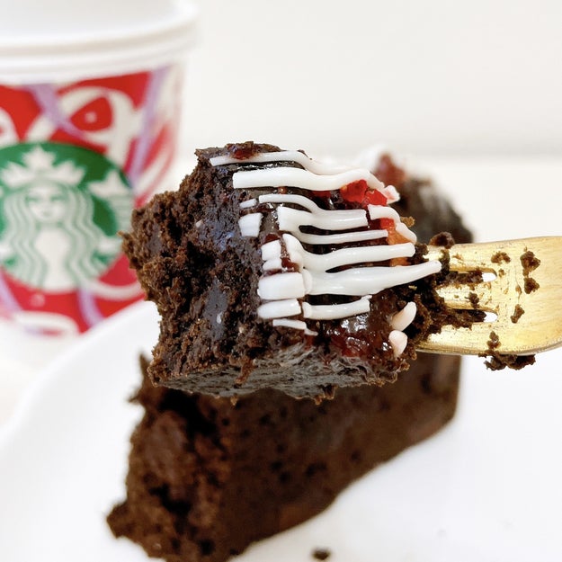 スタバさん 分かってるぅ 限定 チョコごろごろスイーツ がどうかしてるってくらい濃厚なの Buzzfeed Japan 濃い チョコ には目がない私 いらす ｄメニューニュース Nttドコモ