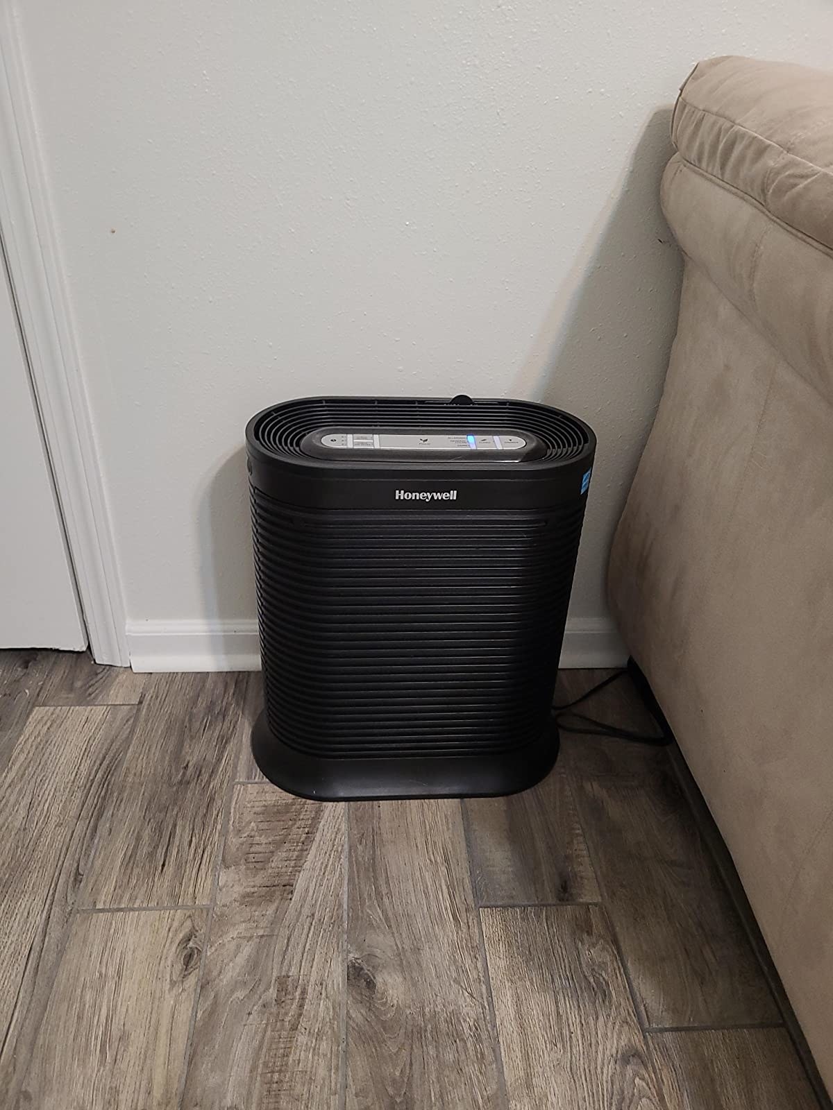 Reviewer&#x27;s Honeywell Air Purifier placed in living room