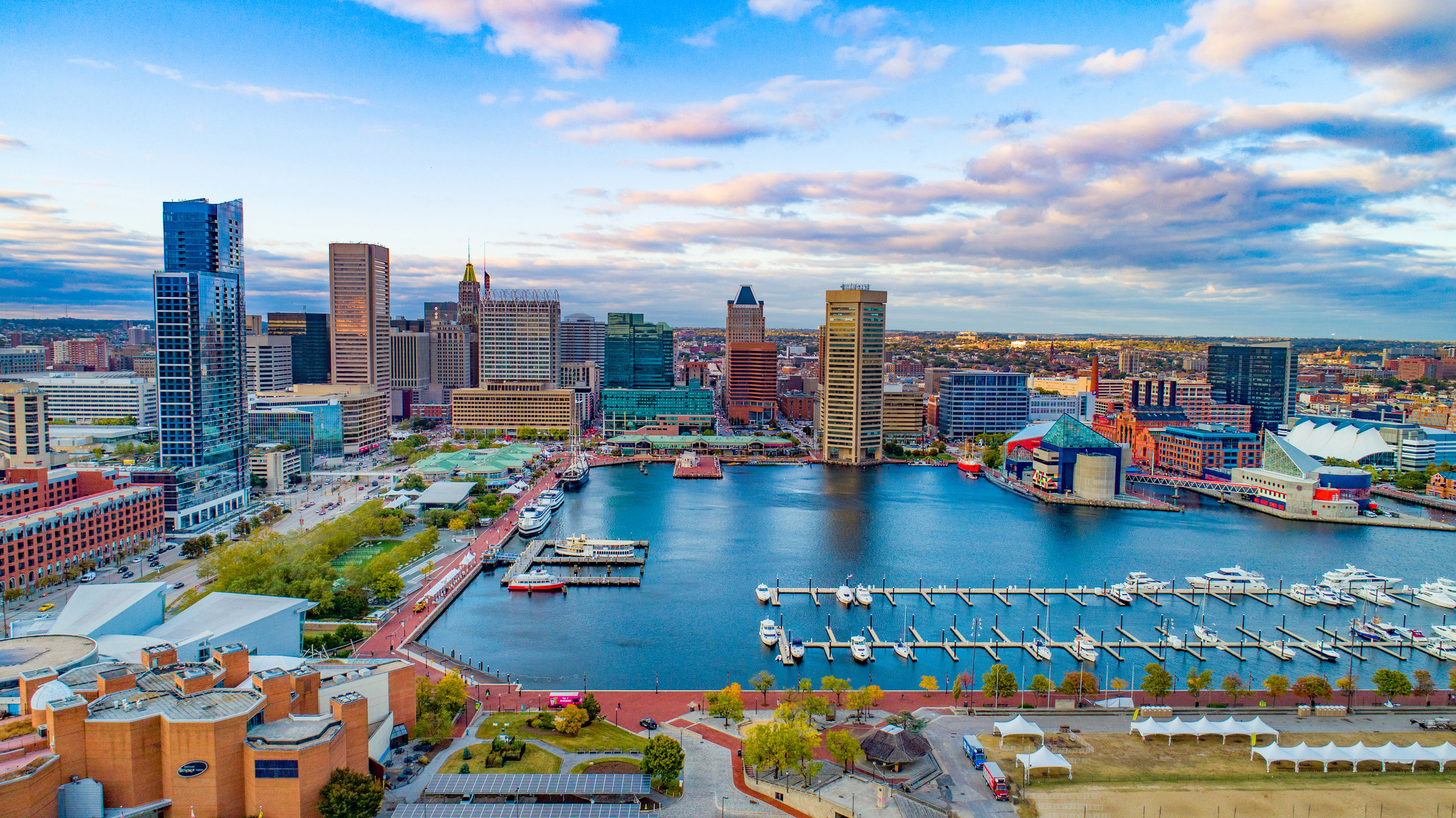 shot of Annapolis&#x27; downtown area, featuring Maryland&#x27;s waterways