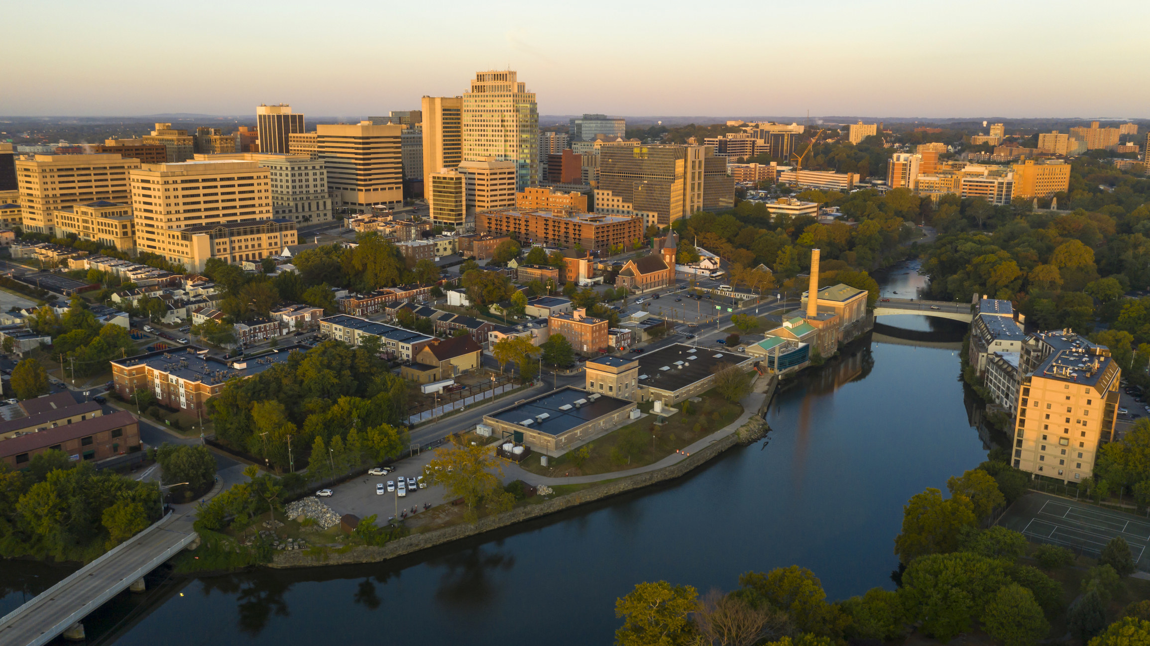 shot of a Delaware downtown city, featuring the state&#x27;s canal system