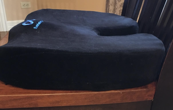 A customer review photo of the side of the cushion