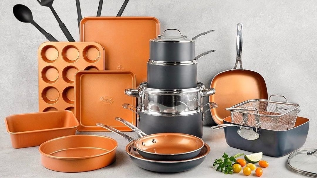 the full 20 piece set of cookware and bakeware