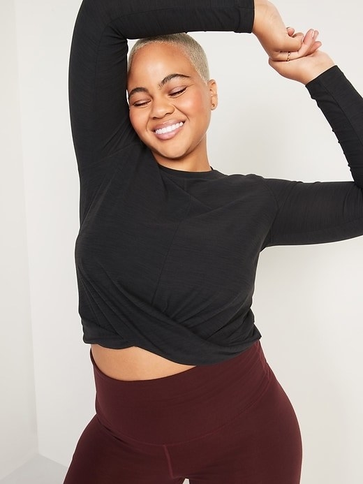 15 Best Long-Sleeve Crop Tops To Arm Yourself With 2022