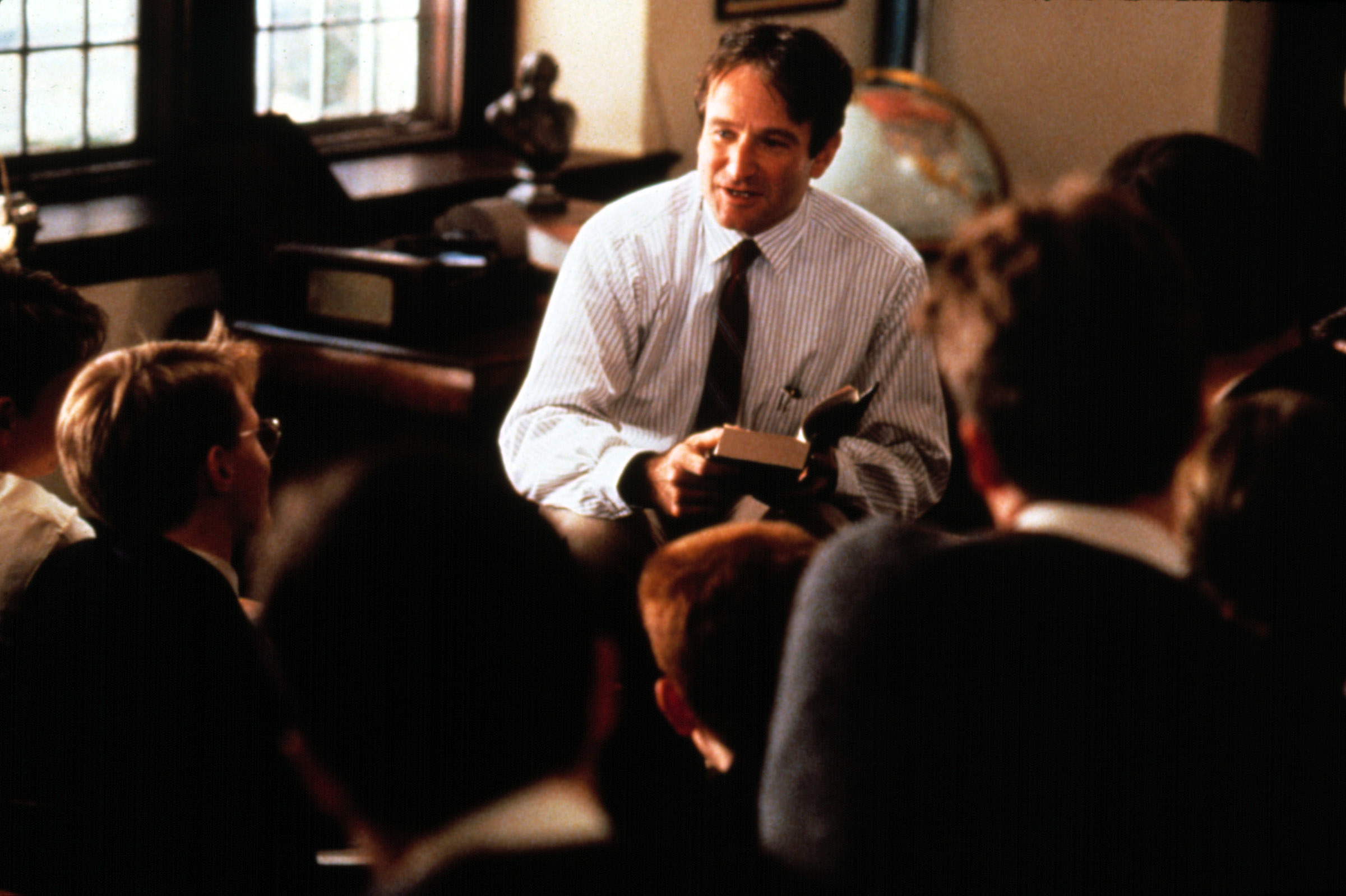 Robin Williams speaks to his class of students