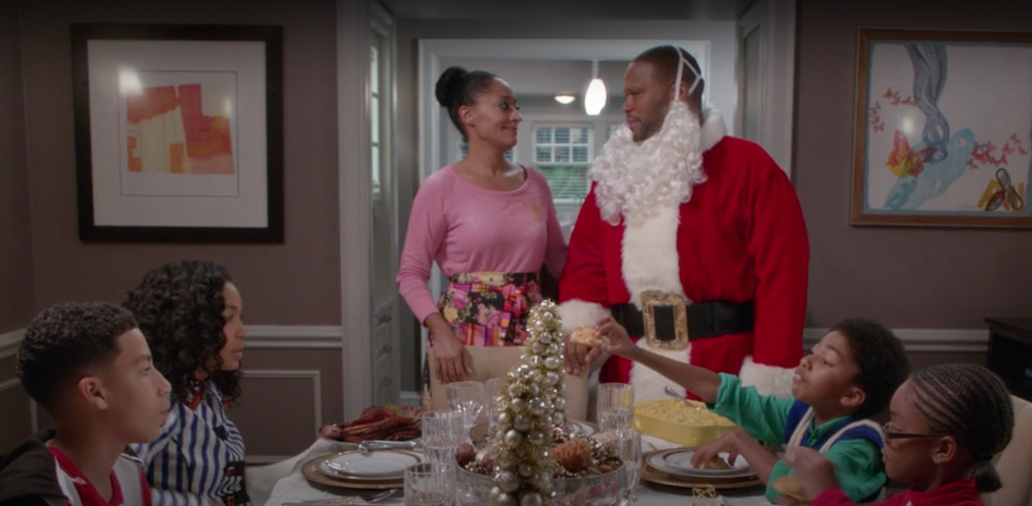 The cast of &quot;Black-ish&quot; in “Black Santa/White Christmas”