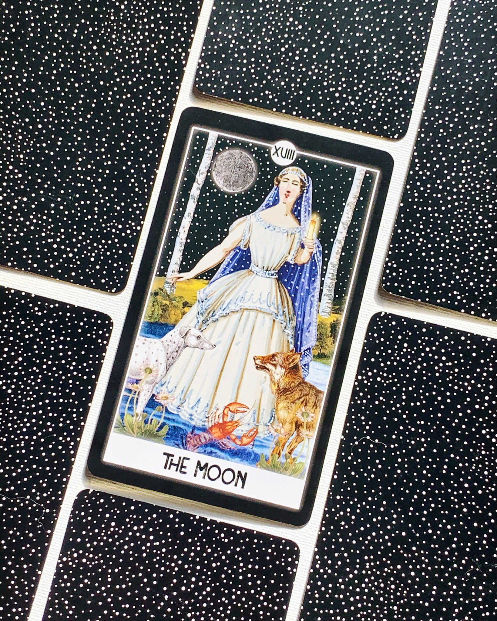 What's the Difference Between a Tarot Deck and an Oracle Deck