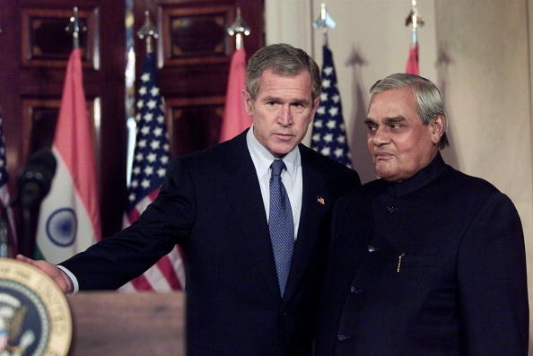 George W Bush and Atal Bihari Vajpayee pose for a photo at the White House