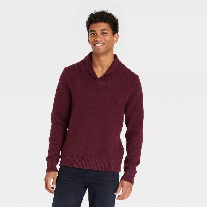 Pullover sweater in burgundy