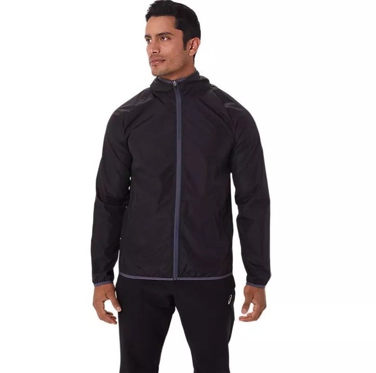 Packable jacket in performance black