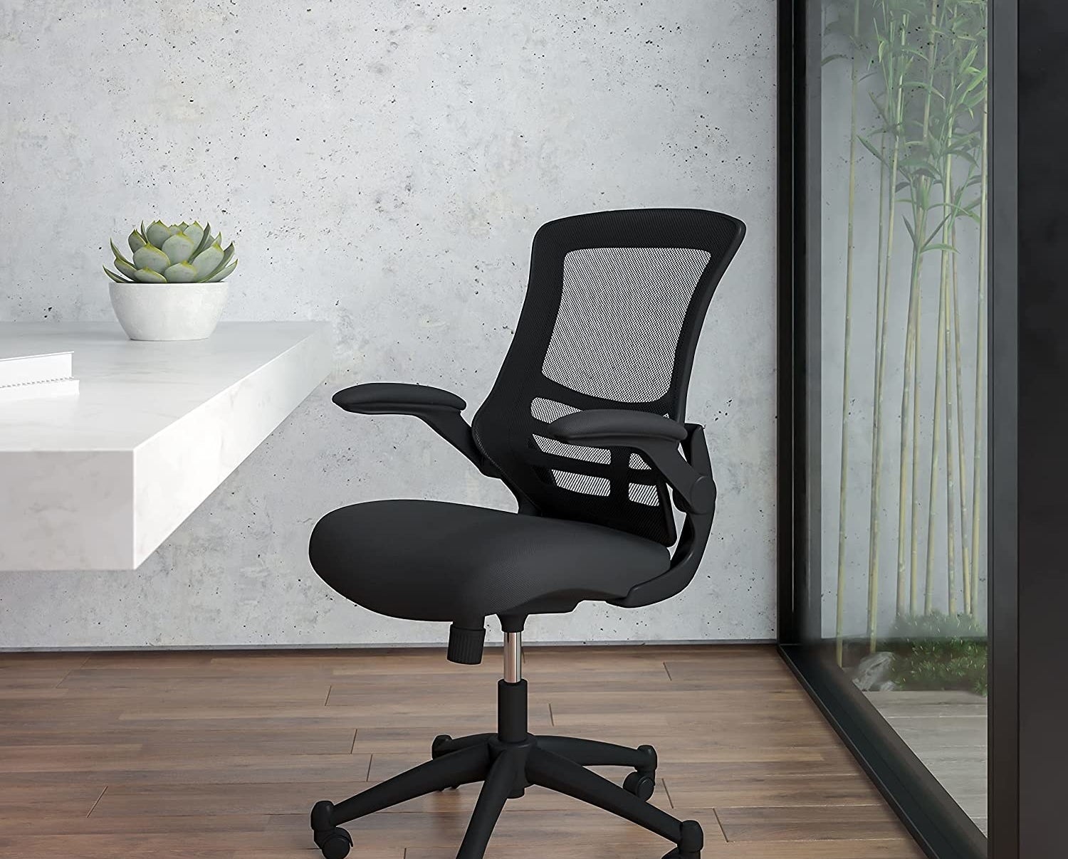 black ergonomic desk chair