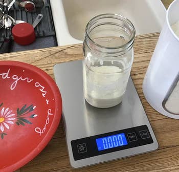 Reviewer photo of the scale being used to weigh a mason jar and its contents