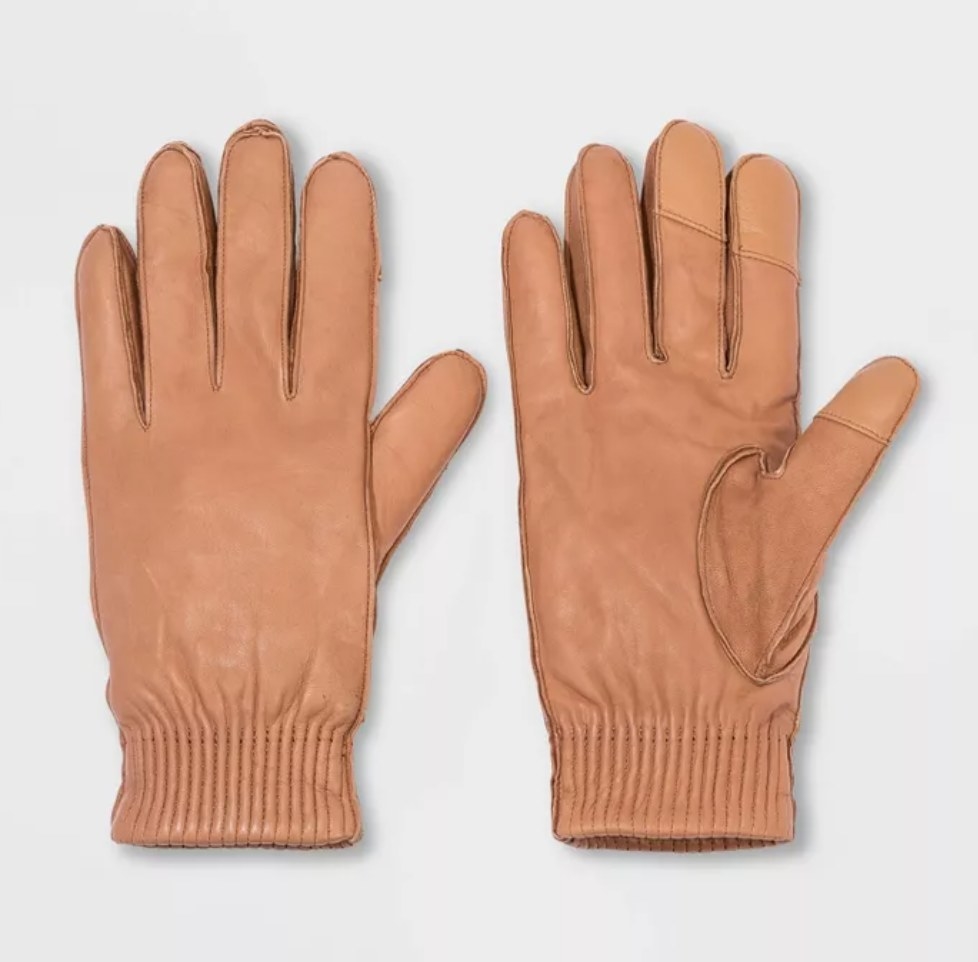 the leather gloves in the color cognac