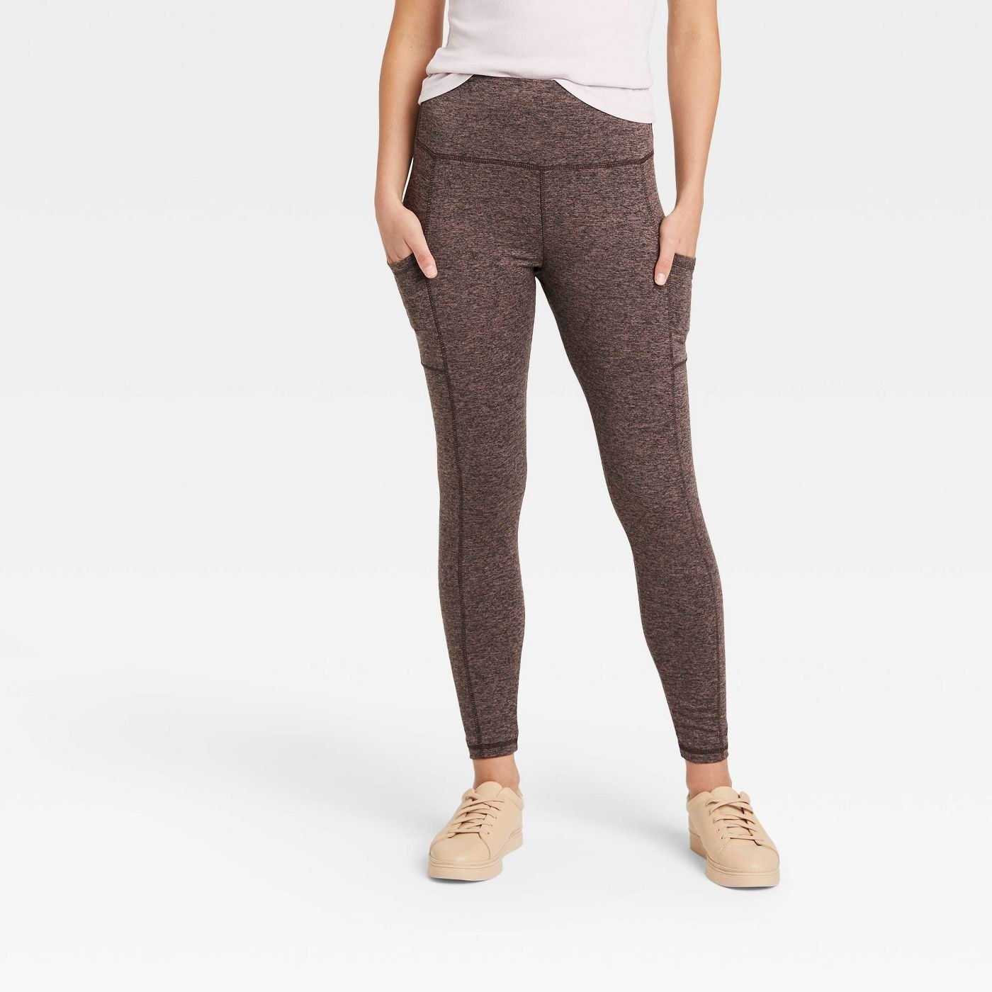 A pair of leggings with pockets